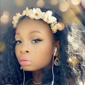 Meet your Posher, Aujia